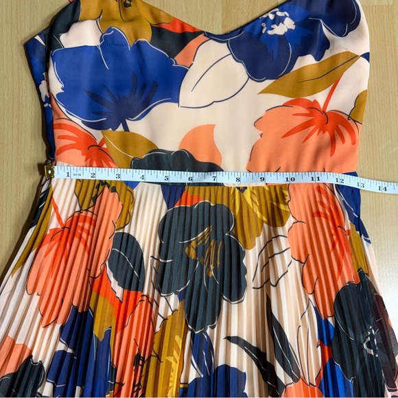 Sézane Nissa Floral Accordion Pleated Midi Dress in Peach, Navy & Coral Event - Picture 13 of 14